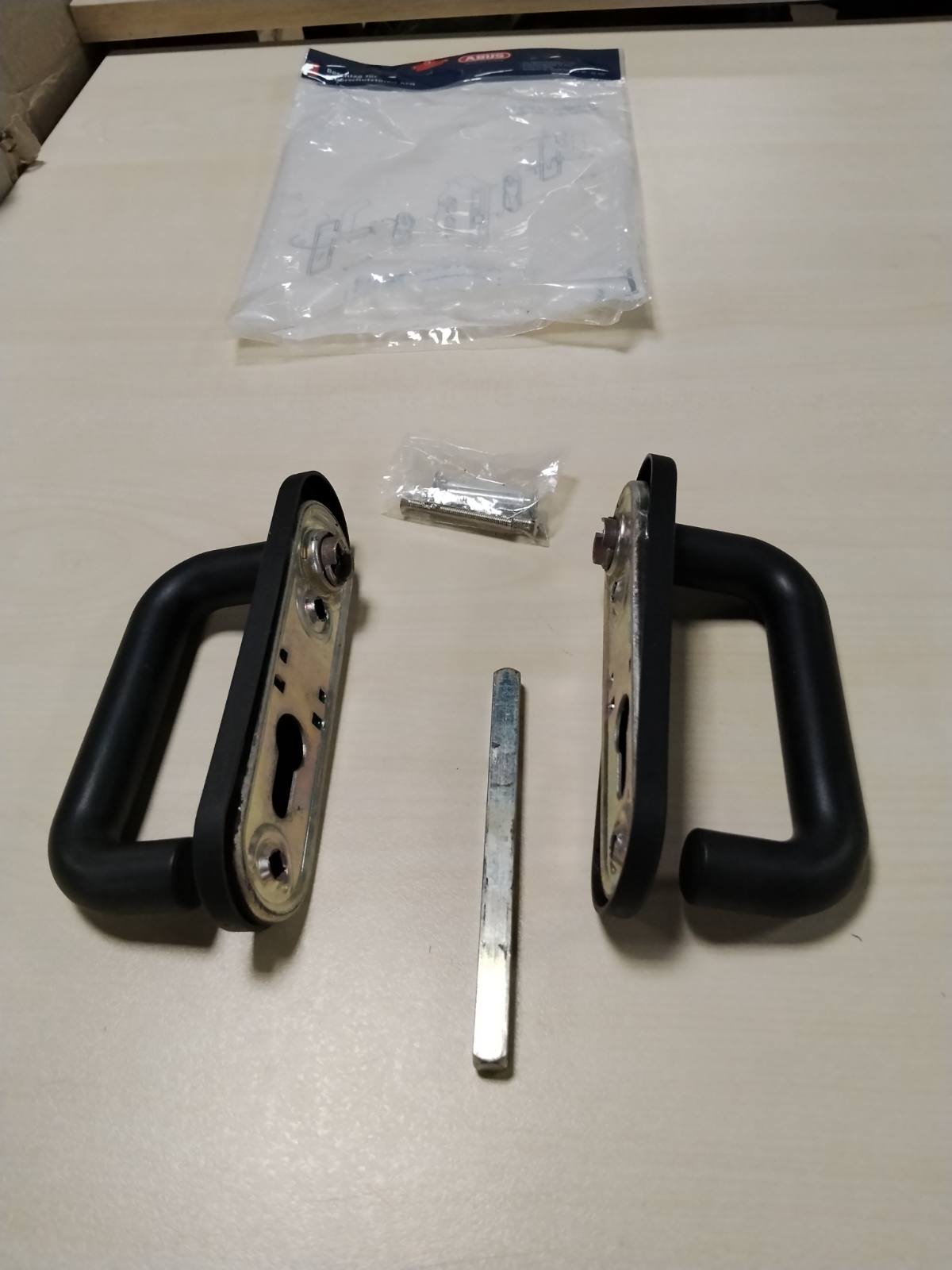 314644 - ABUS Pajisje për dyer kundër zjarrit KFG - set dorezash me levë, i zi, i rrumbullakët