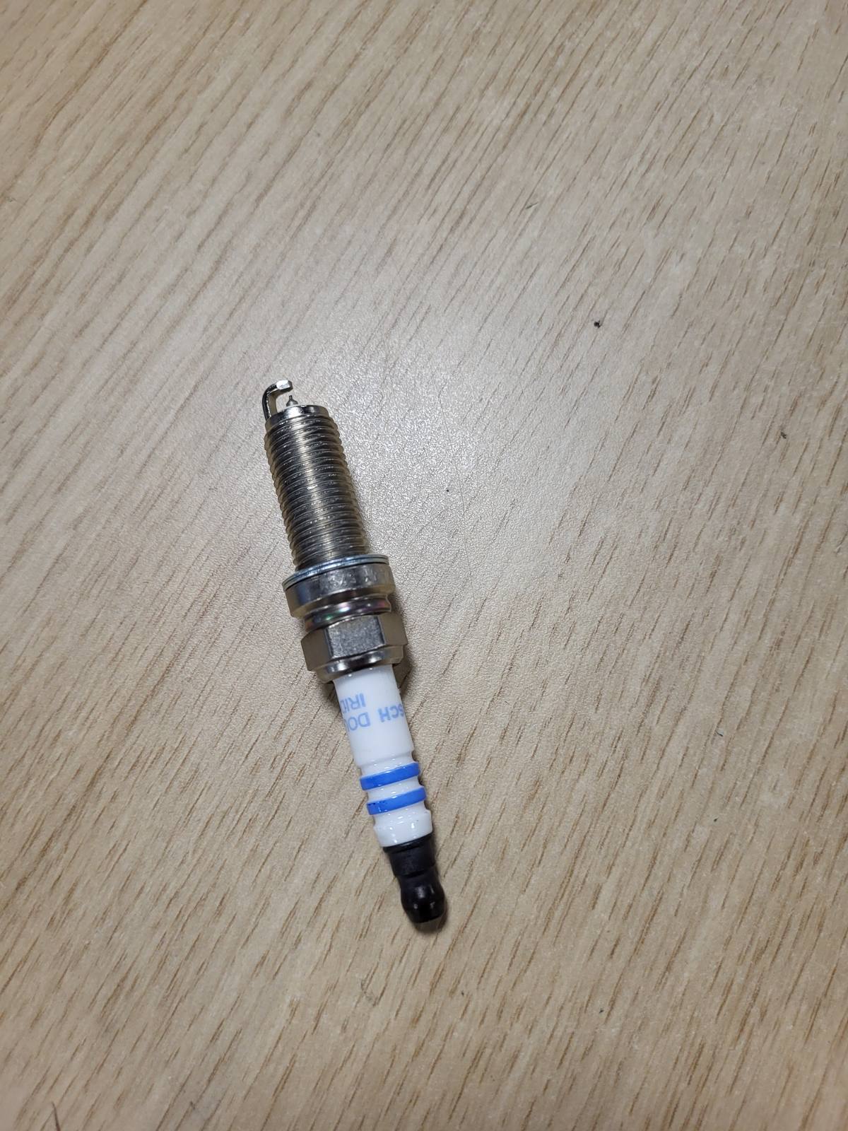 314840 - BOSCH 0242135529 Kandele VR7NII33X, 1 njësi