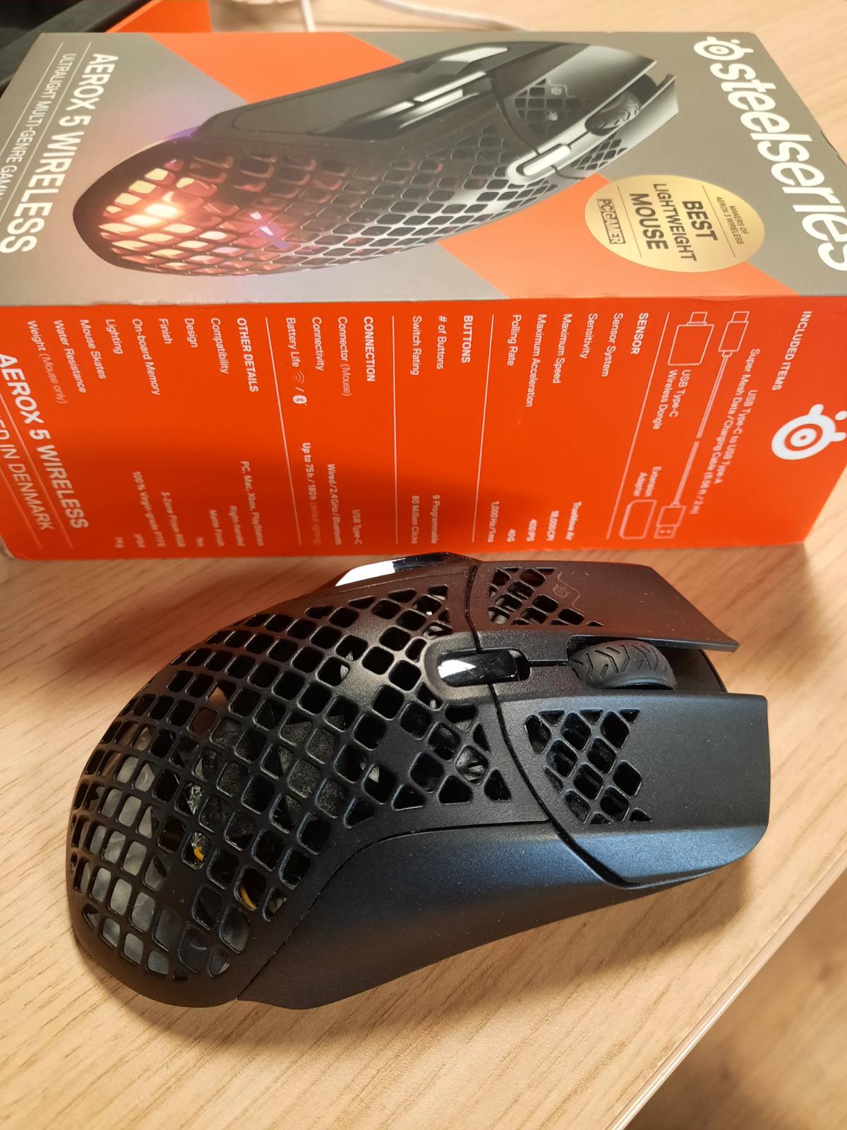 308601 - STEELSERIES Aerox 5 Wireless - Maus për Lojëra me Perforim RGB - Dizajn ultra i lehtë dhe i papërshkueshëm nga uji - 9 butona - Bluetooth/2.4 GHz - Sensor optik TrueMove Air 18K DPI