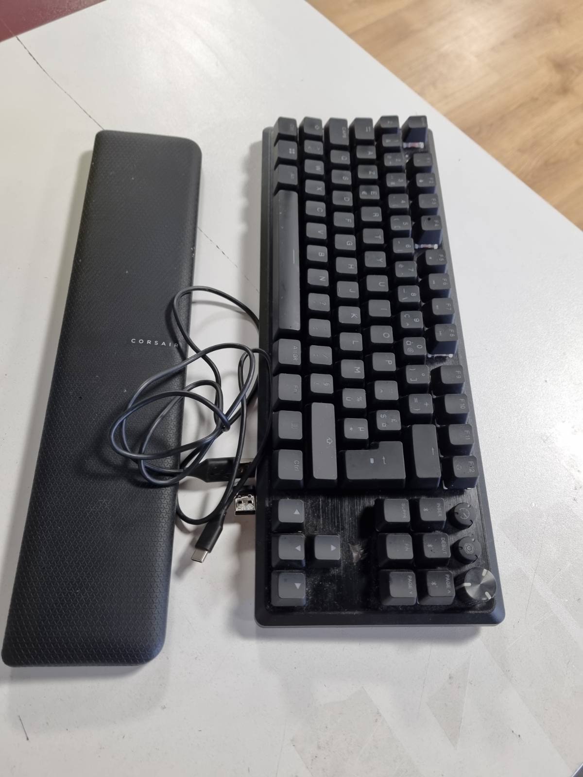 308567 - CORSAIR Tastierë mekanike K70 Core TKL pa tel RGB - Çelësa linearë MLX të kuq v2 - Kapakë ABS - AZERTY FR - e zezë
