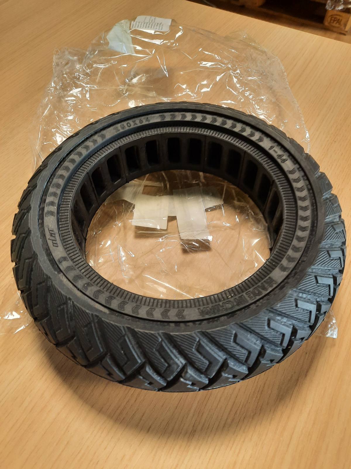 313558 - VOLOHAS Gomë e ngurtë 250 x 64 për Xiaomi 4 Ultra, Navee S65, Navee S65C, Skuter elektrik, 10"