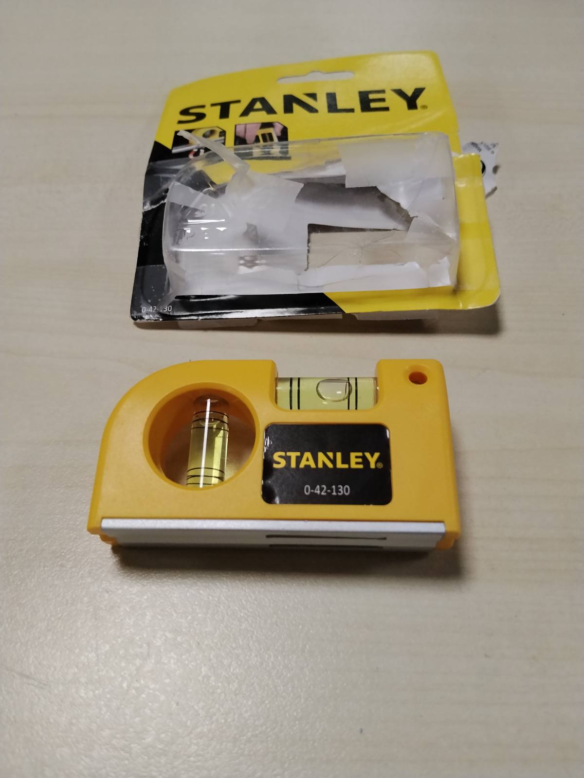 335443 - STANLEY - Nivel Magnetik Xhepi - 042130