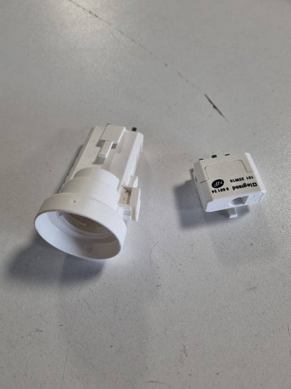 335534 - LEGRAND 060135 DCL Prizë kompakte E27 e furnizuar me spinë, e bardhë