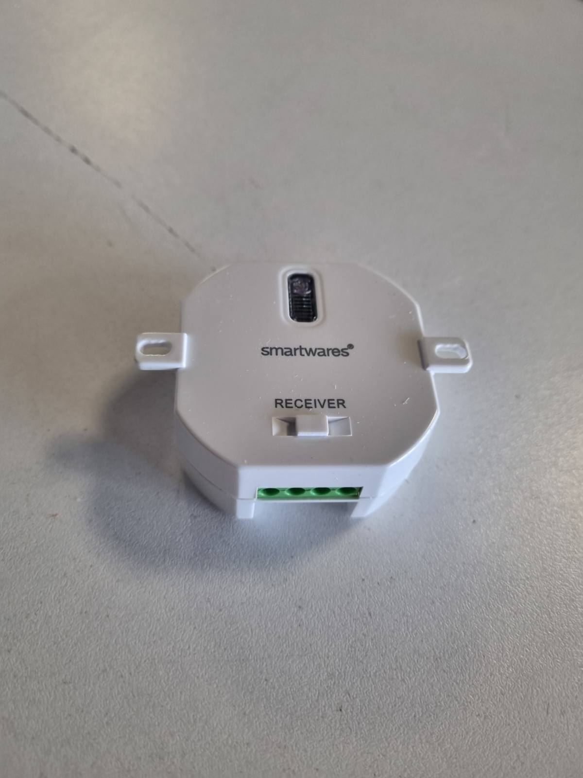 313982 - SMARTWARES Çelës pa tel i integruar për llambat, Plug & Connect, Maks. 1000 W, SH4-90260, i bardhë