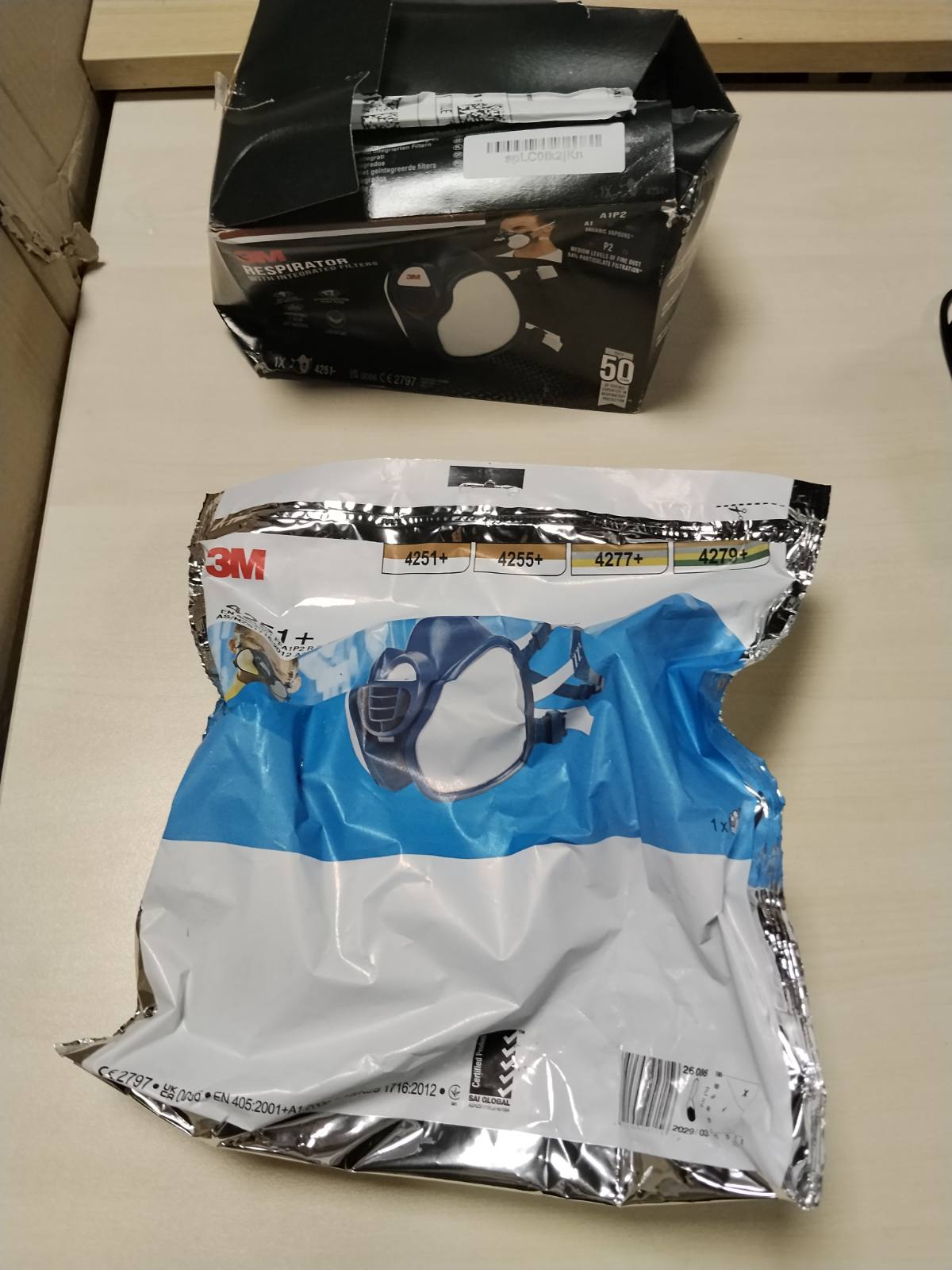 313651 - 3M Respirator me filtra të integruar 4251+, Avuj organikë A1P2