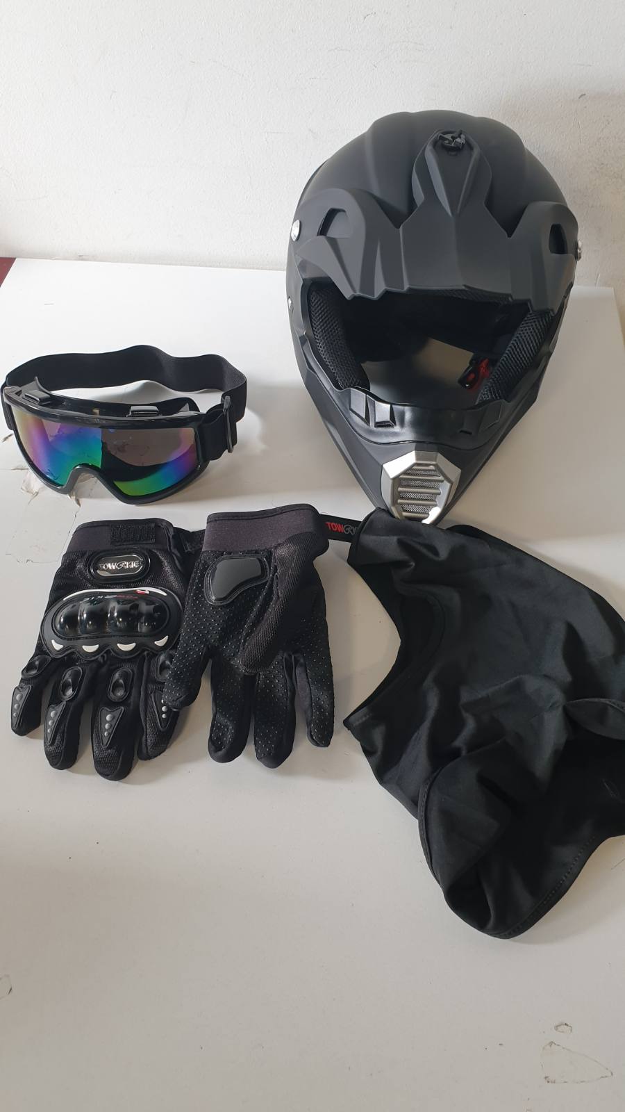 312652 - Helmeta motokrosi të zeza për të rinj, për gra dhe burra, me syze dhe doreza Madhësia L