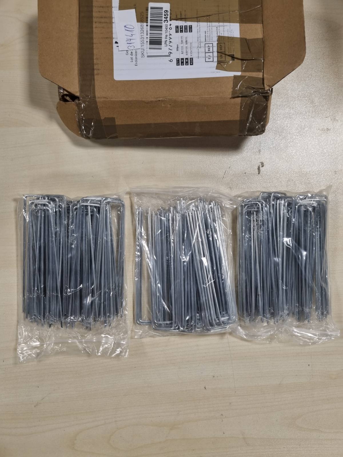 314410 - VOUNOT® Pako me 200 kunja fiksuese metalike të galvanizuara, kapëse kopshti në formë U-je, 150x30 mm, Ø 3 mm, për pëlhurë kundër barërave të këqija, gardhe, rrjeta, mushama, bar artificial dhe tuba ujitjeje
