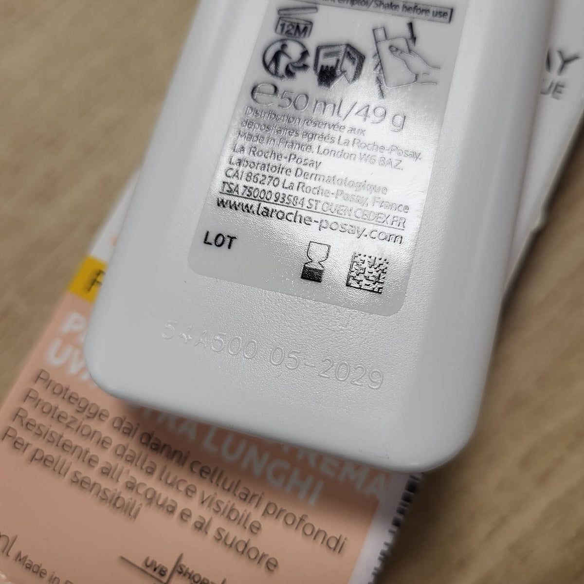 307596 - LA ROCHE-POSAY Anthelios Invisible Fluid, SPF 50+, 50 ml, për lëkurë të ndjeshme, teknologji Mexoryl dhe Netlock