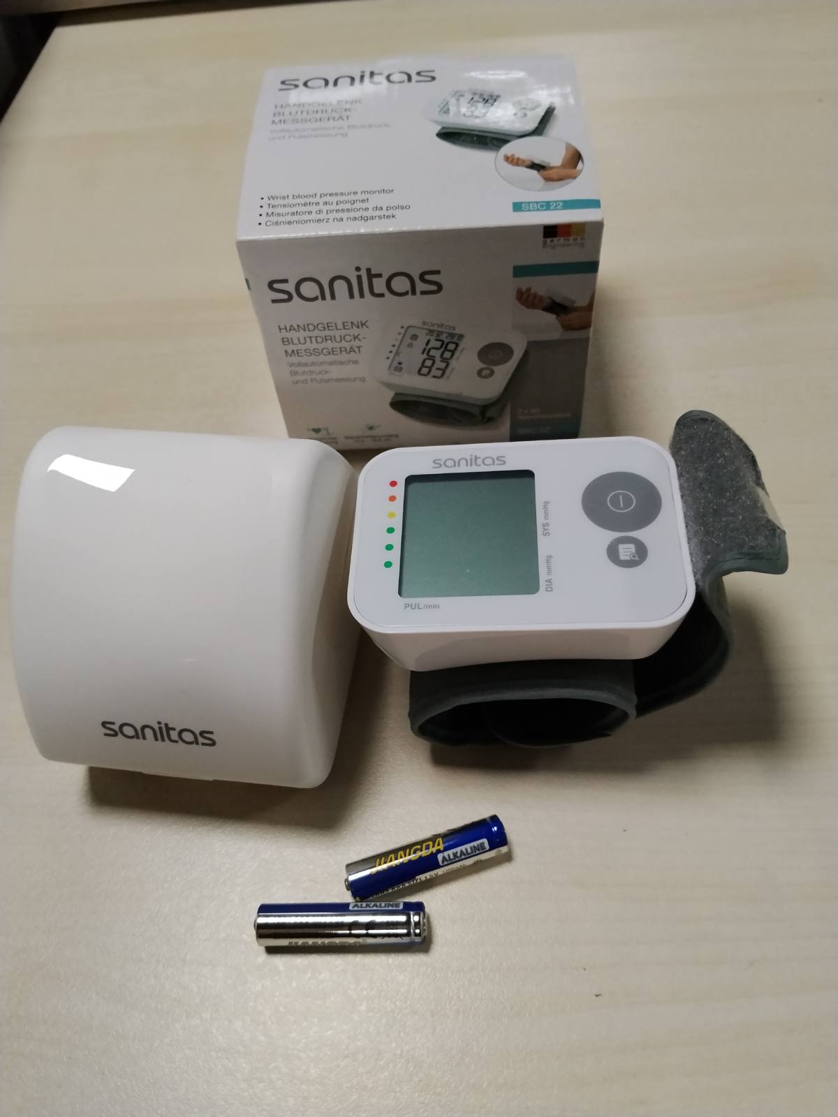 307652 - SANITAS Monitor presioni i gjakut SBC 22 për kyçin e dorës, matje automatike e presionit të gjakut dhe pulsit, funksion paralajmërues për aritmi