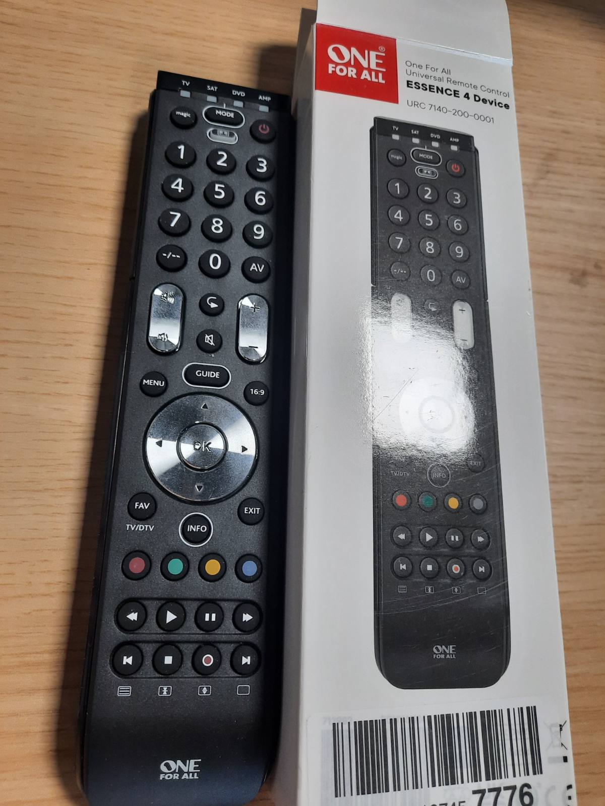 305373 - UNIVERSAL Essence 4 One For All Telekomandë për TV, kontrollon 4 pajisje - TV/Smart TV, Dekoder, DVD, Blu-ray, garantuar për të punuar me të gjitha markat - URC 7140