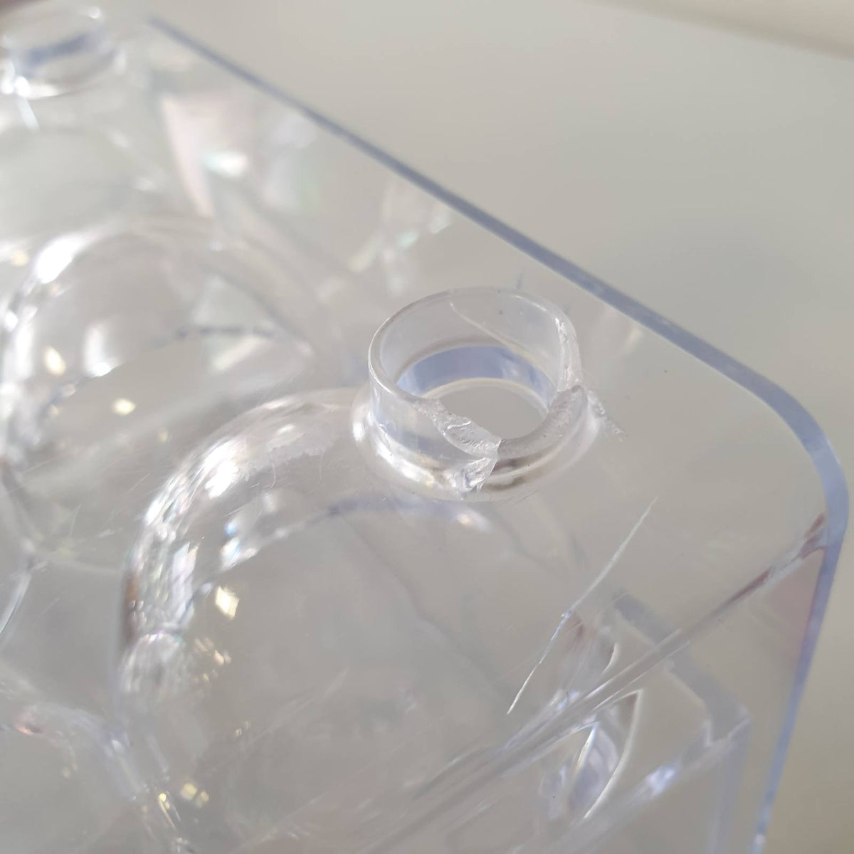 314660 - Tatay Organizues frigoriferi | Dimensionet: 27x16x9 cm | Material: Plastikë pa BPA | Kapacitet: Mban 15 vezë