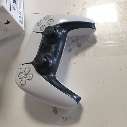 292428 - PLAYSTATION 5, KONTROLLUES PA TEL DUALSENSE