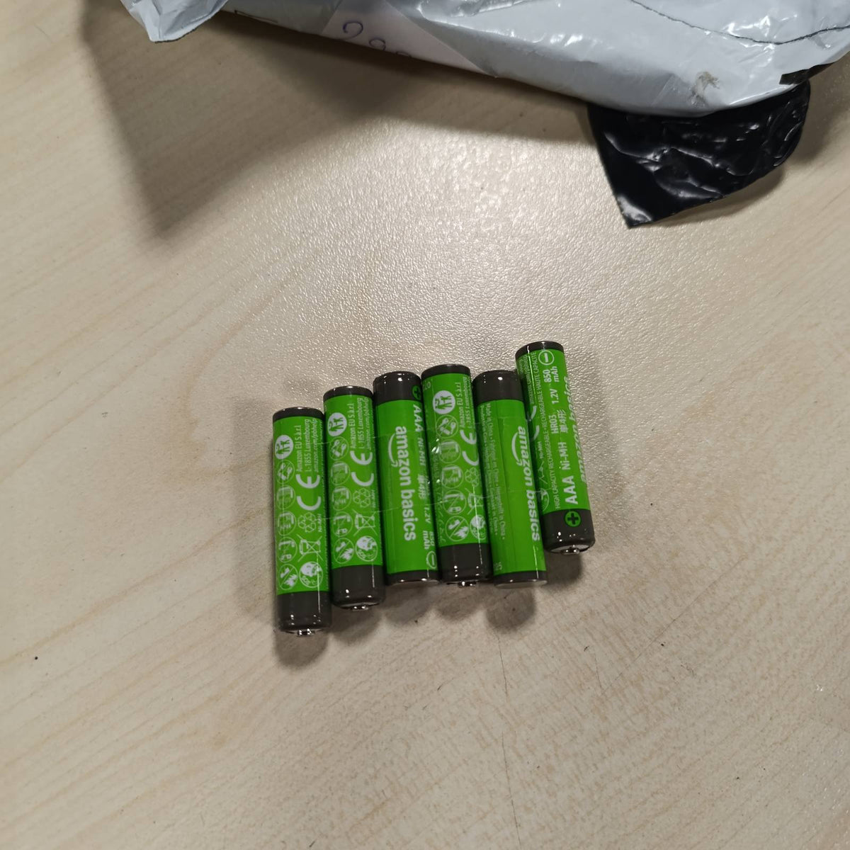 299895 - AMAZON BASICS, 8 bateri AAA NiMH të rikarikueshme, 850 mAh, 1.2 V, të rikarikueshme deri në 500 herë, të parakarikuara