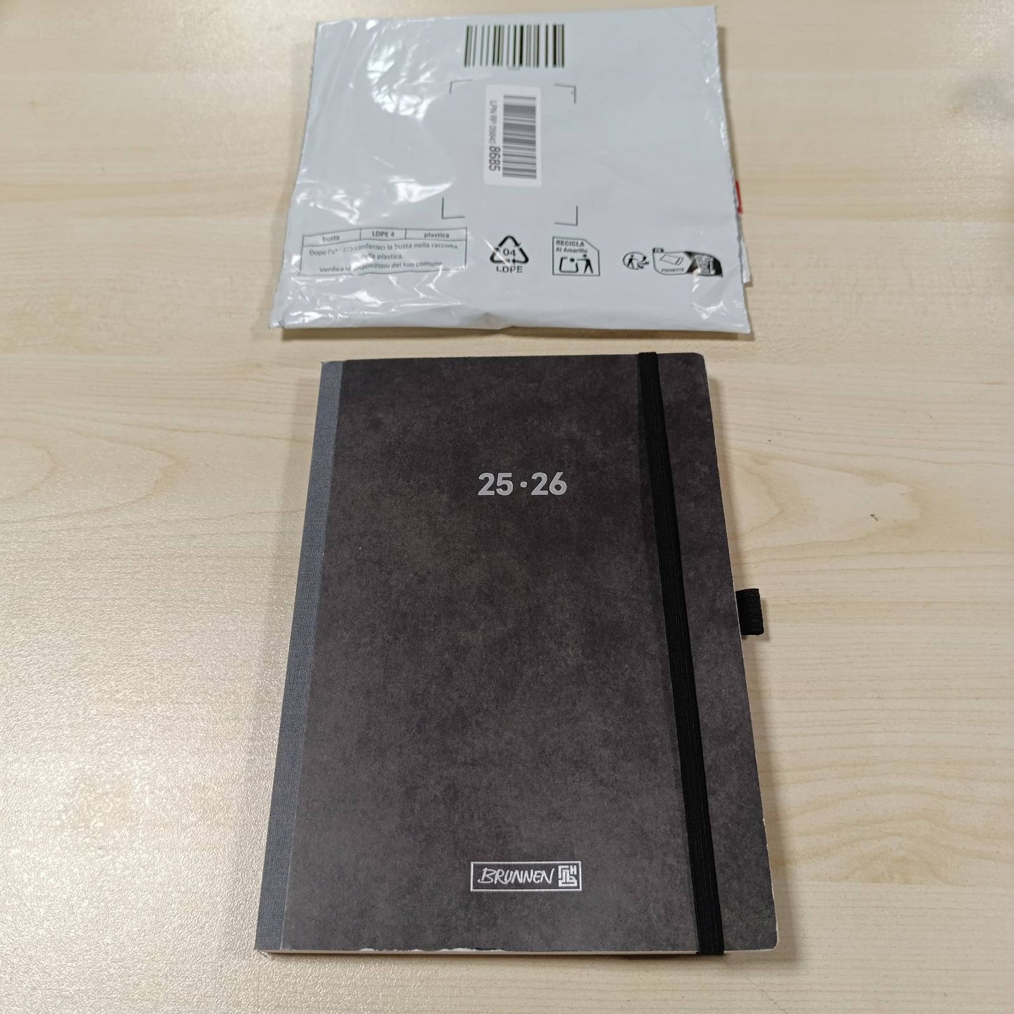 267254 - BRUNNEN Student Planner 2025/2026 FAKT!plus, A5, karton, e zezë