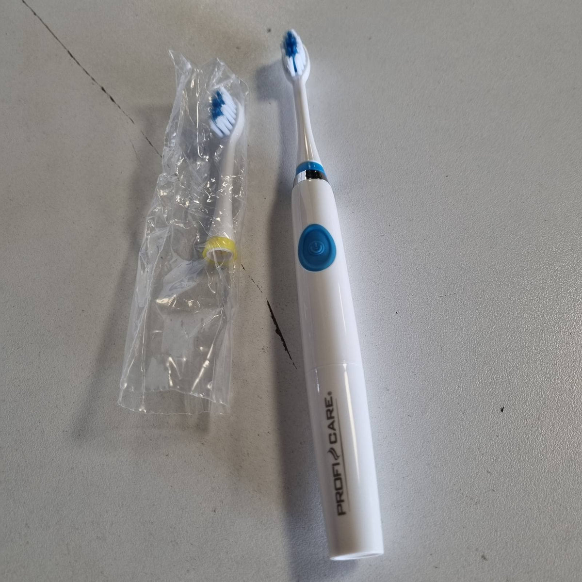 298680 - PROFICARE PC-EZS 3000 - Furçë dhëmbësh elektrike sonike - 2 koka furçe - Me bateri