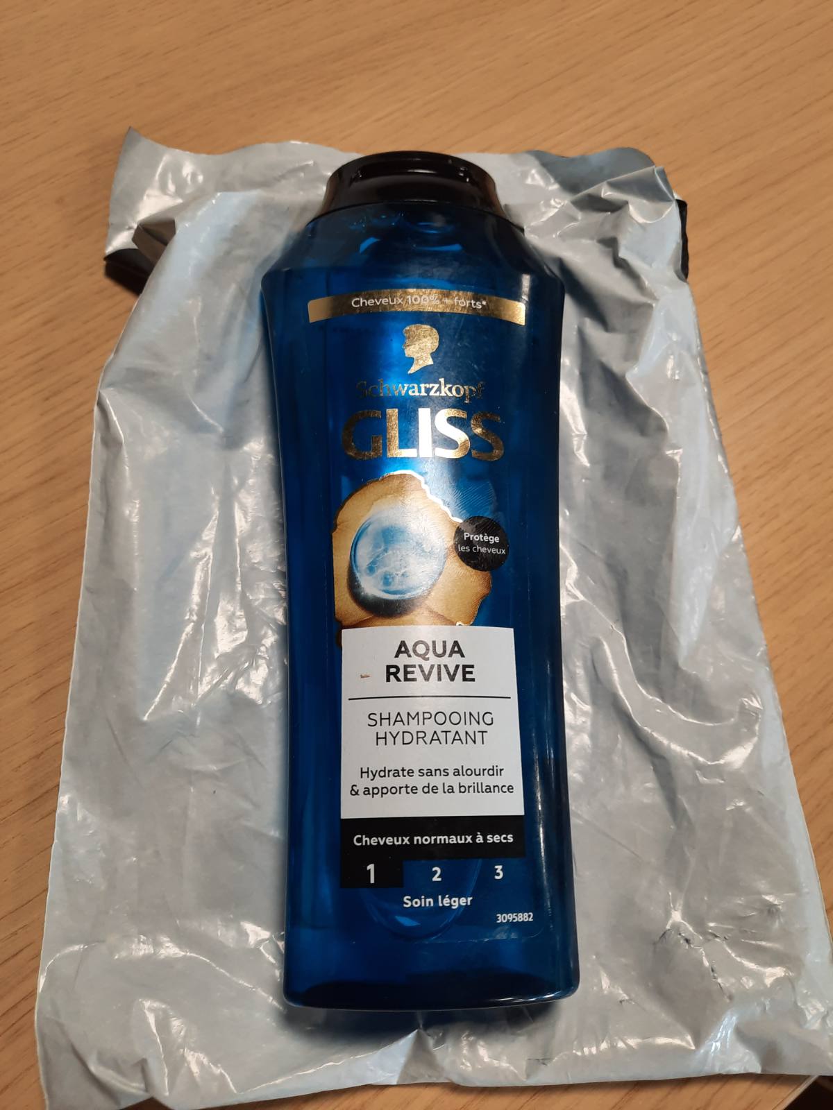319169 - SCHWARZKOPF - Gliss - Shampo Aqua Revive - 250ml - Riparues i flokëve për flokë normalë deri të thatë - Acid hialuronik dhe kompleks algash detare