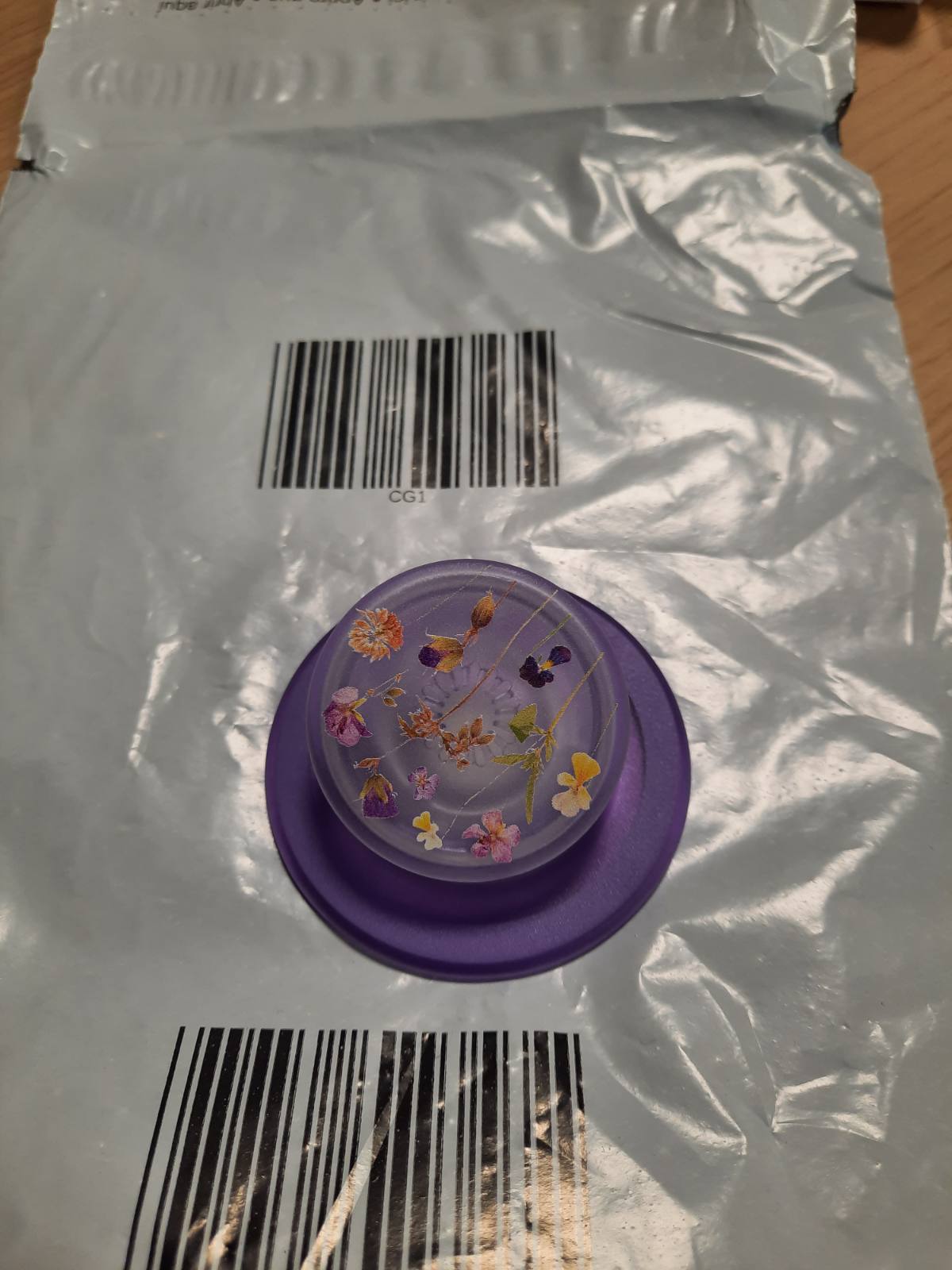 293163 - POP SOCKETS Dorezë Telefoni e Rrumbullakët e Përputhshme me MagSafe, Unazë Adaptori e Përfshirë, Mbajtëse Telefoni, E Përputhshme me Ngarkim Pa Tel – Purple Fields