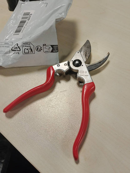292499 - FELCO 8 Krasitës ergonomik me anashkalim të djathtë, teh çeliku i ngurtësuar 52 mm, doreza alumini, prerje e pastër deri në 25 mm