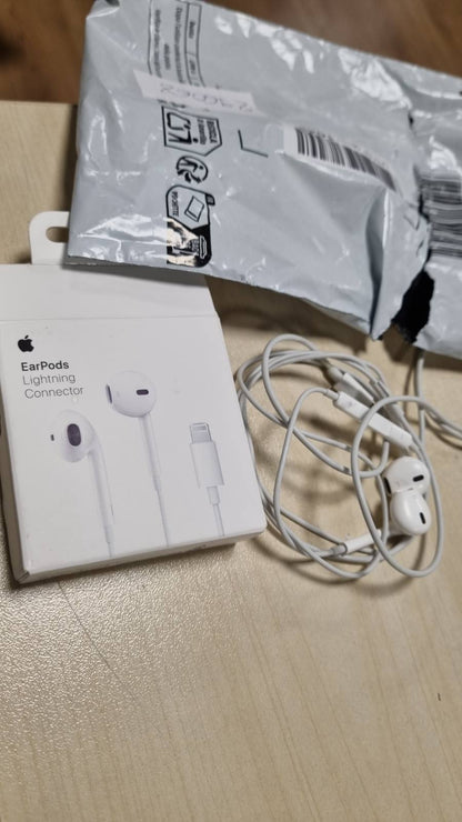 296068 - APPLE Kufje EarPods me lidhës Lightning
