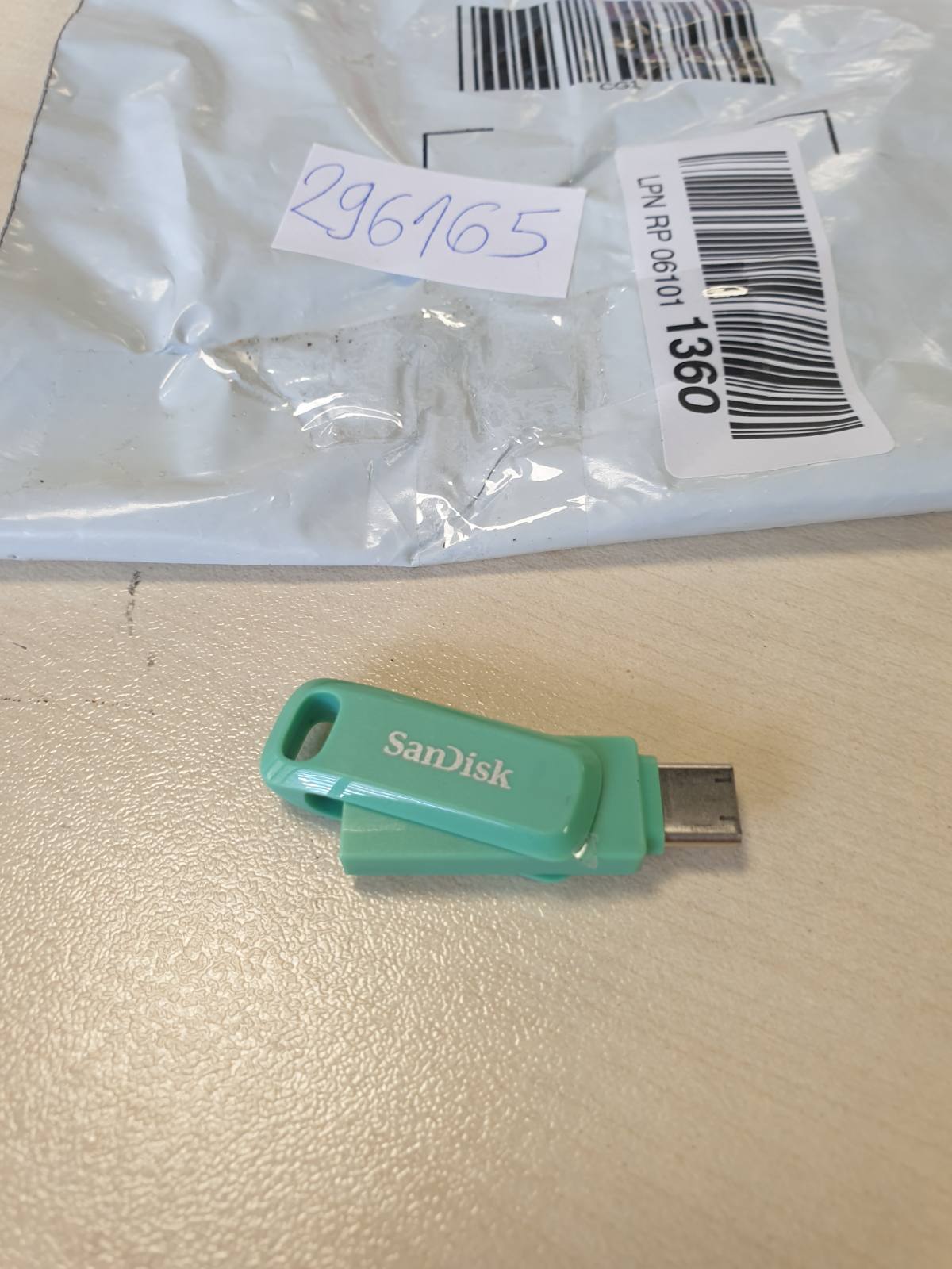 296165 - SANDISK Ultra Dual Drive Go, Njësi Flash 64GB, USB-C, deri në 300MB/s, Lidhësa USB Type-C dhe USB Type-A, Jeshile