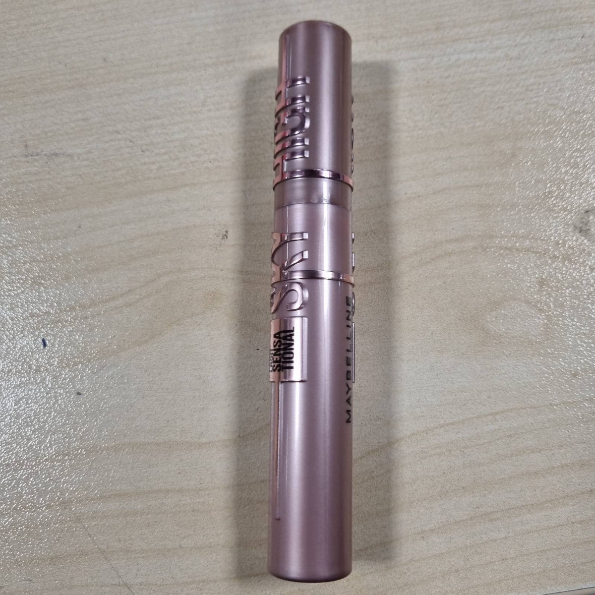 302399 - MAYBELLINE NEW YORK Sky High Black Mascara për qerpikë të gjatë dhe volum, 7.2ml