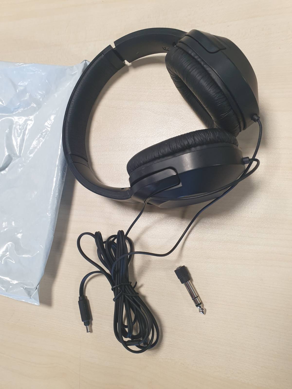 266886 - PHILIPS Audio TAH2005BK/00 Kufje Stereo Mbi Vesh me Kabllo 2 m, Altoparlantë 40 mm, I Lehtë, E Zezë, Një Madhësi