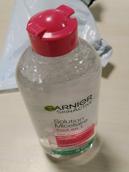 302596 - GARNIER Skin Active Tretësirë Micelare Gjithë-në-1 - 400 ml, pastron, heq grim-in dhe hidraton, pa aromë, për fytyrën, sytë, buzët, për lëkurë të thatë dhe të ndjeshme.