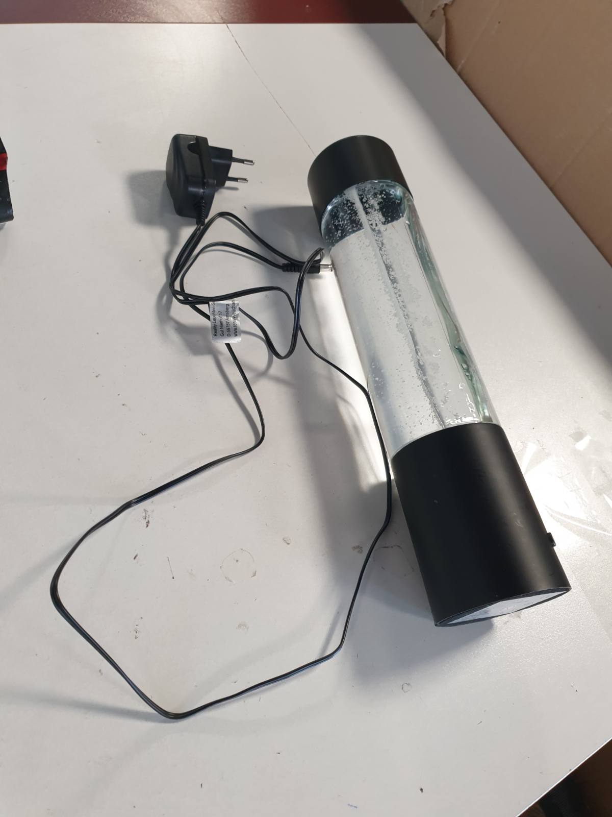 221930 - REALITY LEUCHTEN Llambë tavoline LED Tornado R50751032, plastikë e zezë, xham transparent