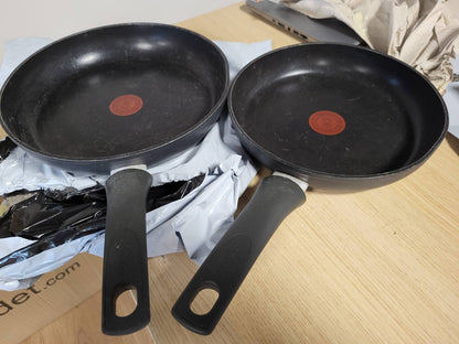 217484 - LAGOSTINA Edera, Set prej 2 Tiganësh Jo-Ngjitës me 24/28 cm, Veshje Titani, për Gatim pa Yndyrë, I Pajtueshëm me Soba me Gaz, Teknologji Termo-Sinjalësh