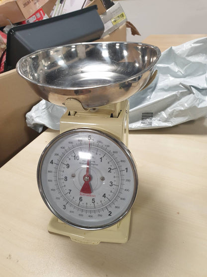 184243 - TERRAILLON Peshore Kuzhine Vintage - Tarë Manuale, Diapazon 5kg, me Tas 1L, Modeli 'Tradition 500', Ngjyra Krem