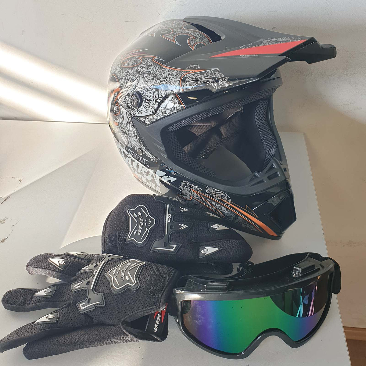 312749 - HATUR HELMETË MOTOCROSS ATV OFFROAD DOT UNISEX PËR TË RINJ ME SYZE DHE DOREZA - E ZEZË, MADHËSIA L