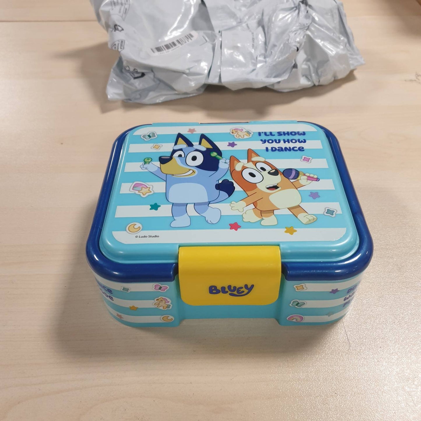 318400 - SANDUIÇERA E MADHE MULTIPLE SUPREMA BLUEY, DIMENSIONE: 30x25x10 cm, PESHA: 1.5 kg