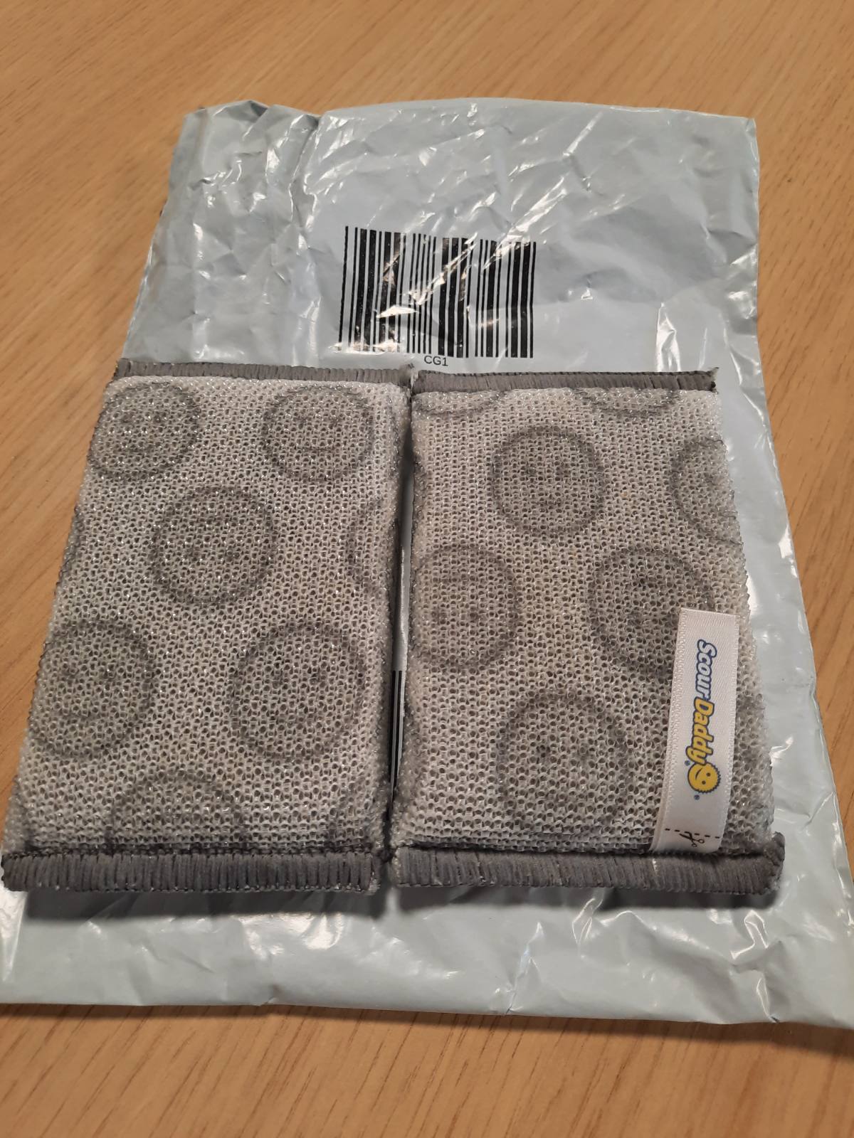 290519 - Scrub Daddy, sfungjer fërkues pa gërvishtje, alternativë ndaj pastruesve metalikë, pako me 2 copë