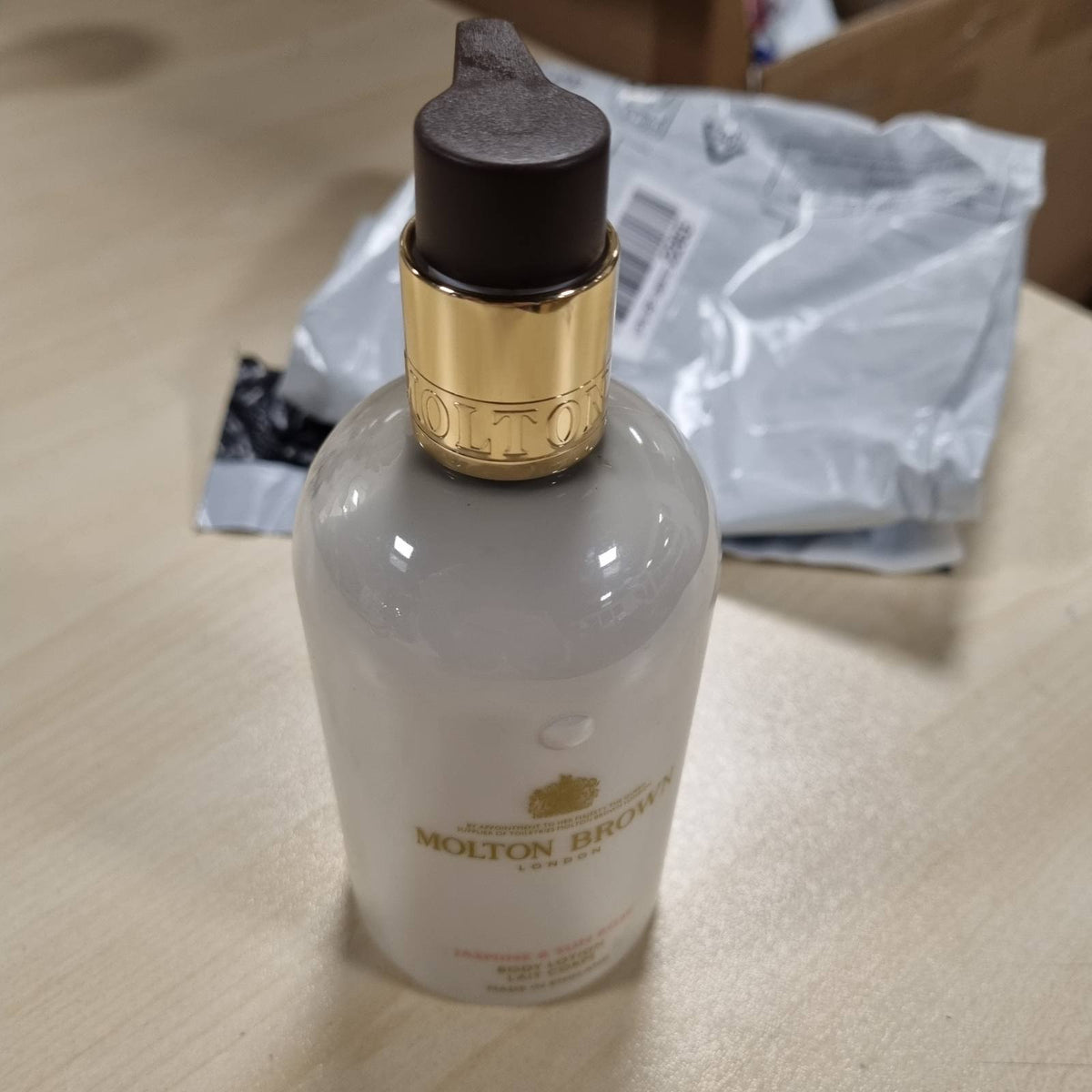 300575 - LOSION PËR TRUP MOLTON BROWN JASMINE & SUN ROSE, 300 ml