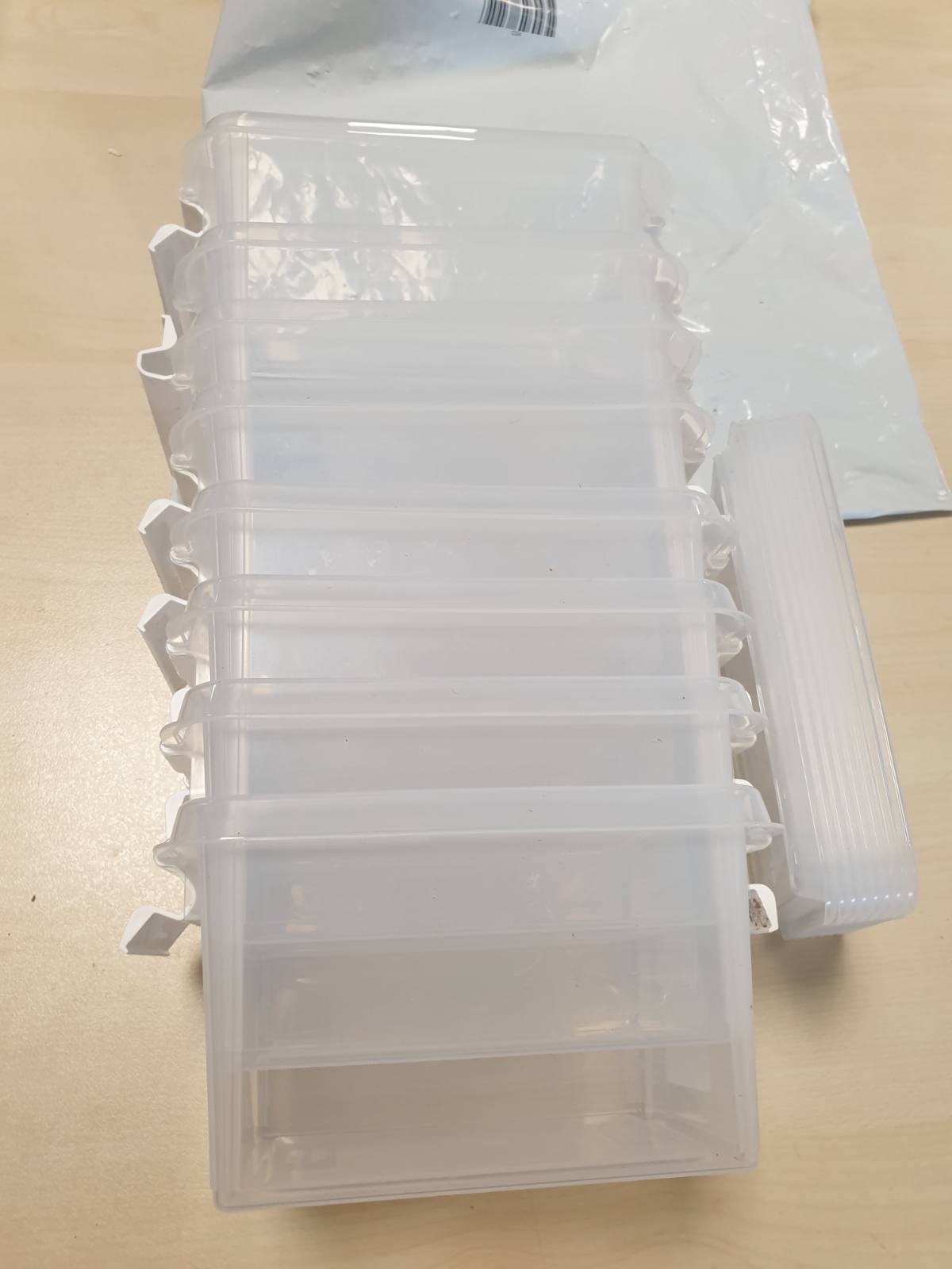 184567 - SMARTSTORE - Seti prej 8 Kutive të sigurta për ruajtje ushqimi Classic 1.5L, Dimensione 20x15x11cm, Kuti plastike vendosëse njëri mbi tjetrin me kapak, ndërtuar me qoshe të përforcuara, garanci 10 vjeçare