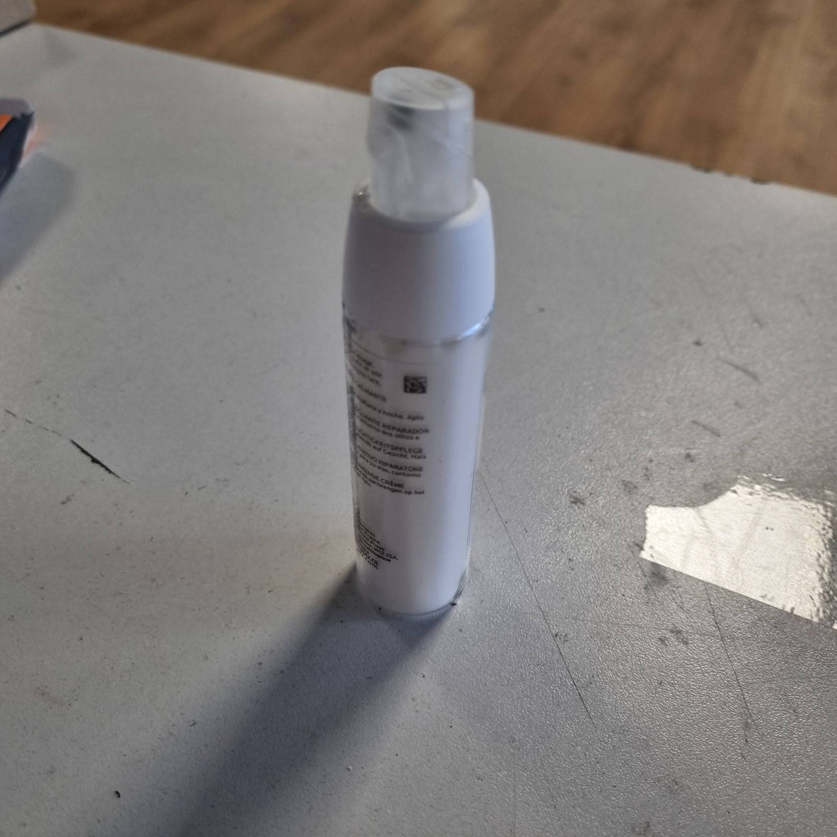 303231 - LA ROCHE-POSAY Krem për fytyrën, 40 ml, Për lëkurë të prirur ndaj alergjive, Zvogëlon skuqjen, Me Sphingobioma dhe Neurosensine, Pa aromë dhe pa alkool