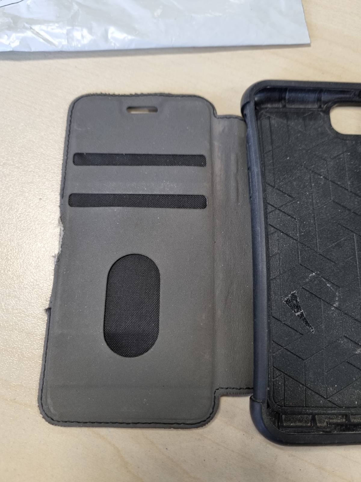 273271 - OTTERBOX Mbështjellëse Strada për iPhone 7/8/SE Gjenerata e 2-të/SE Gjenerata e 3-të, Rezistent ndaj goditjeve, Lëkurë Premium, 2 vende për karta, e zezë