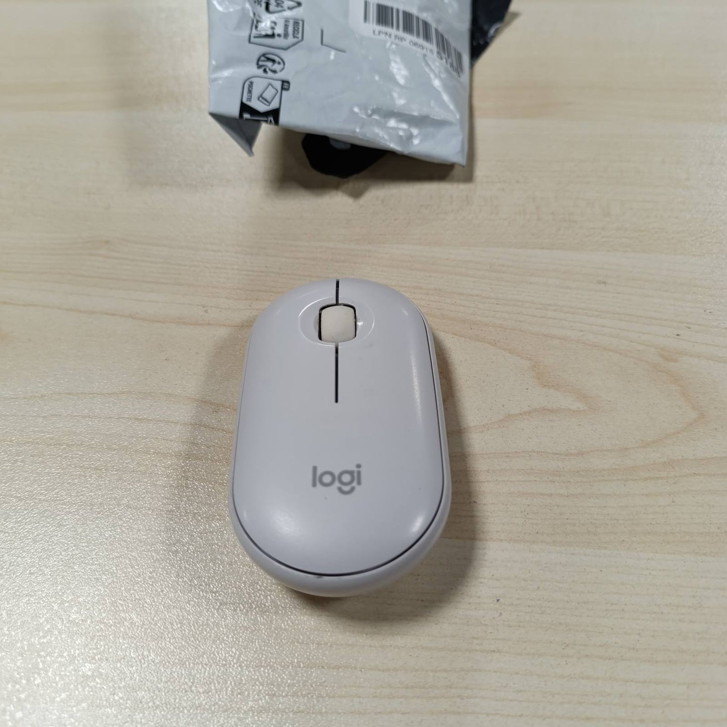 268849 - Logitech Maus i hollë pa tel Pebble Mouse 2 M350s, Bluetooth, portativ, i lehtë, buton i personalizueshëm, ngjyrë e bardhë