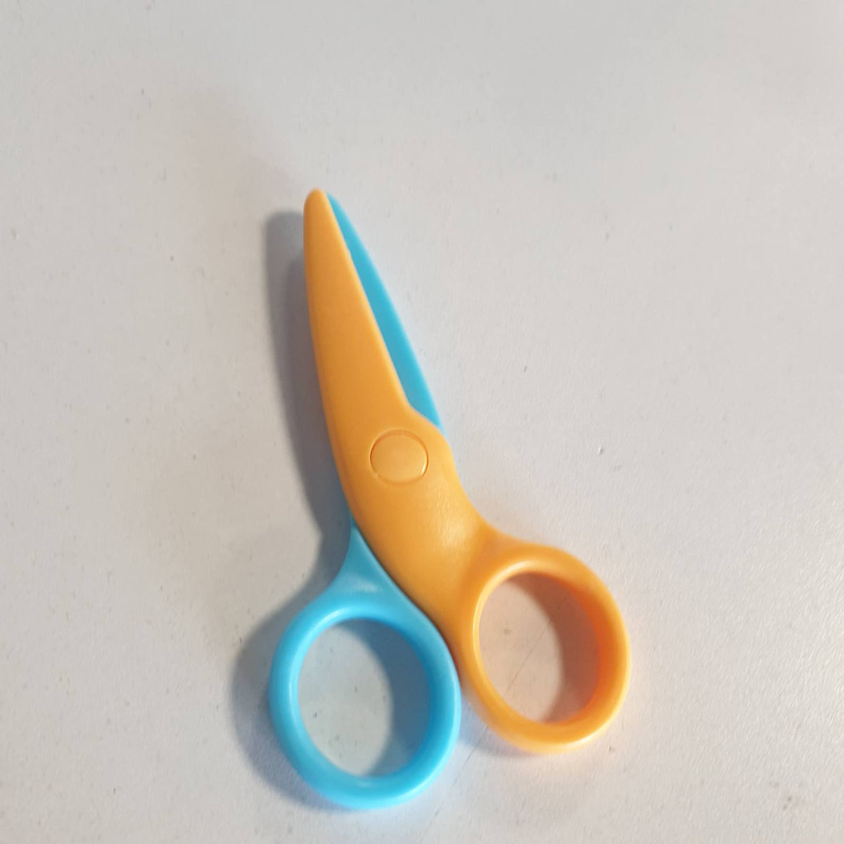 310739 - STAEDTLER - Gërshërë sigurie Noris Junior, për fëmijë, 10 cm të gjata, qoshe të rrumbullakosura, model për dorën e djathtë