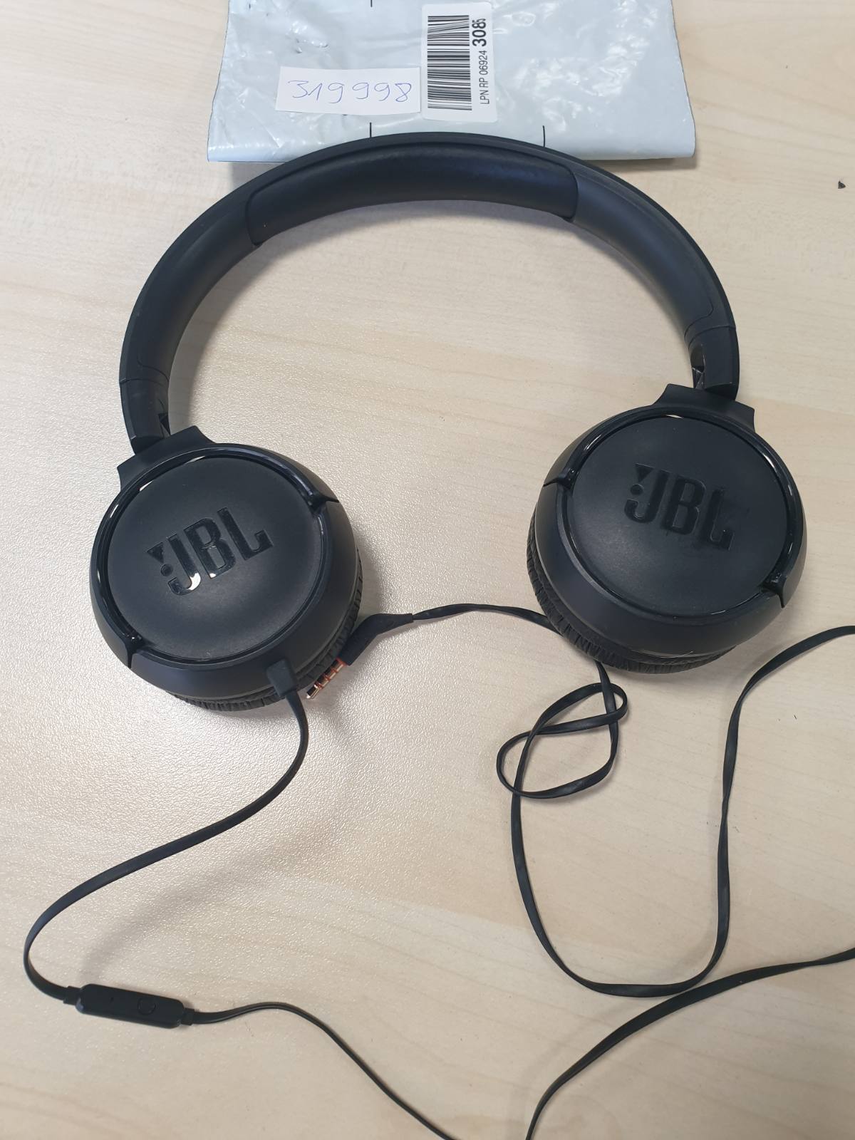 319998 - JBL T500BLK Kufje me tela, kabllo të sheshtë kundër ngatërrimit