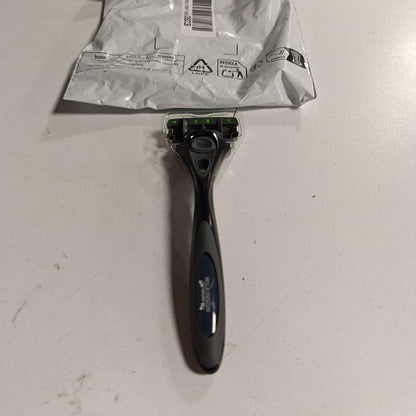 318720 - WILKINSON SWORD - Brisk Hydro 3 për Burra