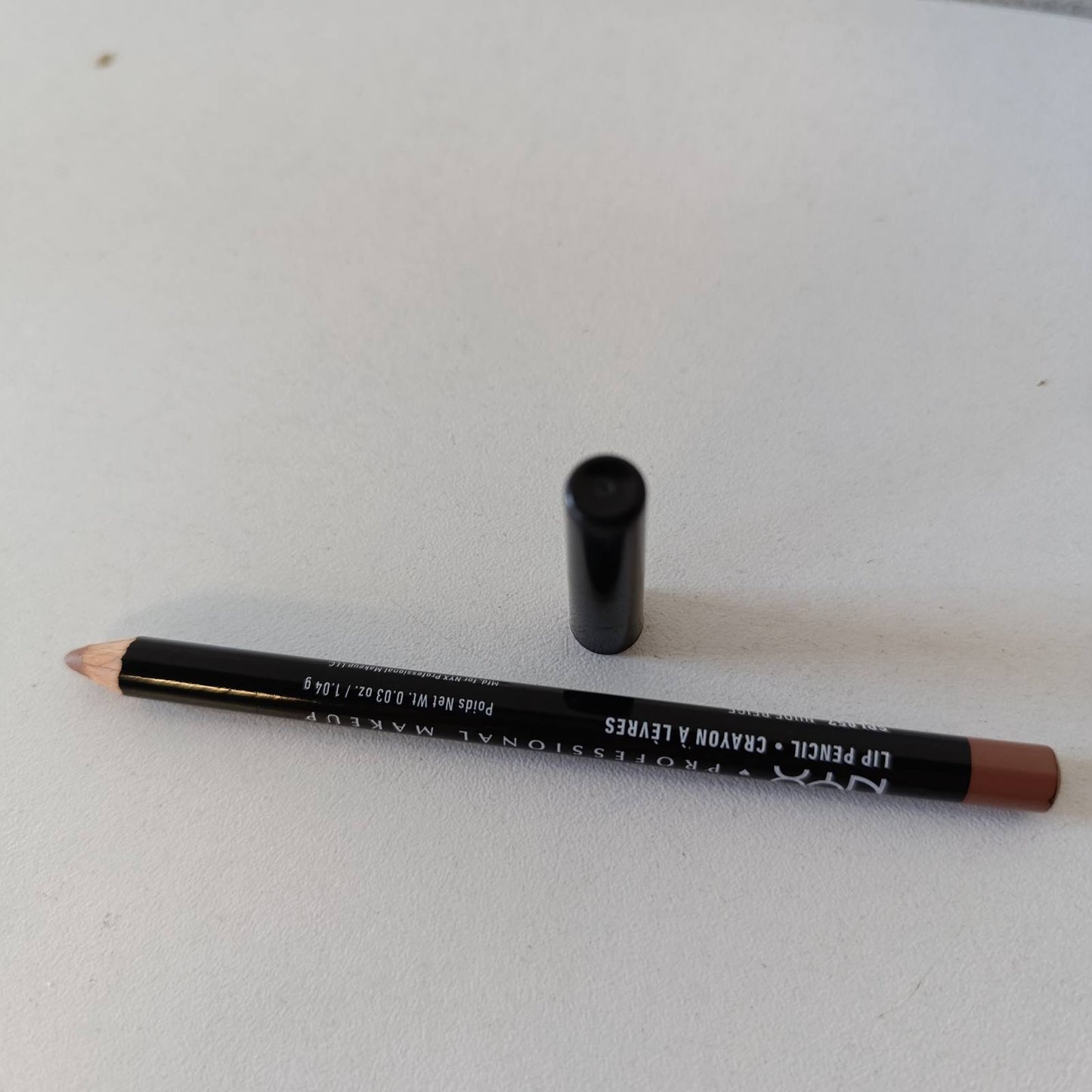 319043 - NYX Professional Makeup Laps buzësh i hollë, Peekaboo Neutral