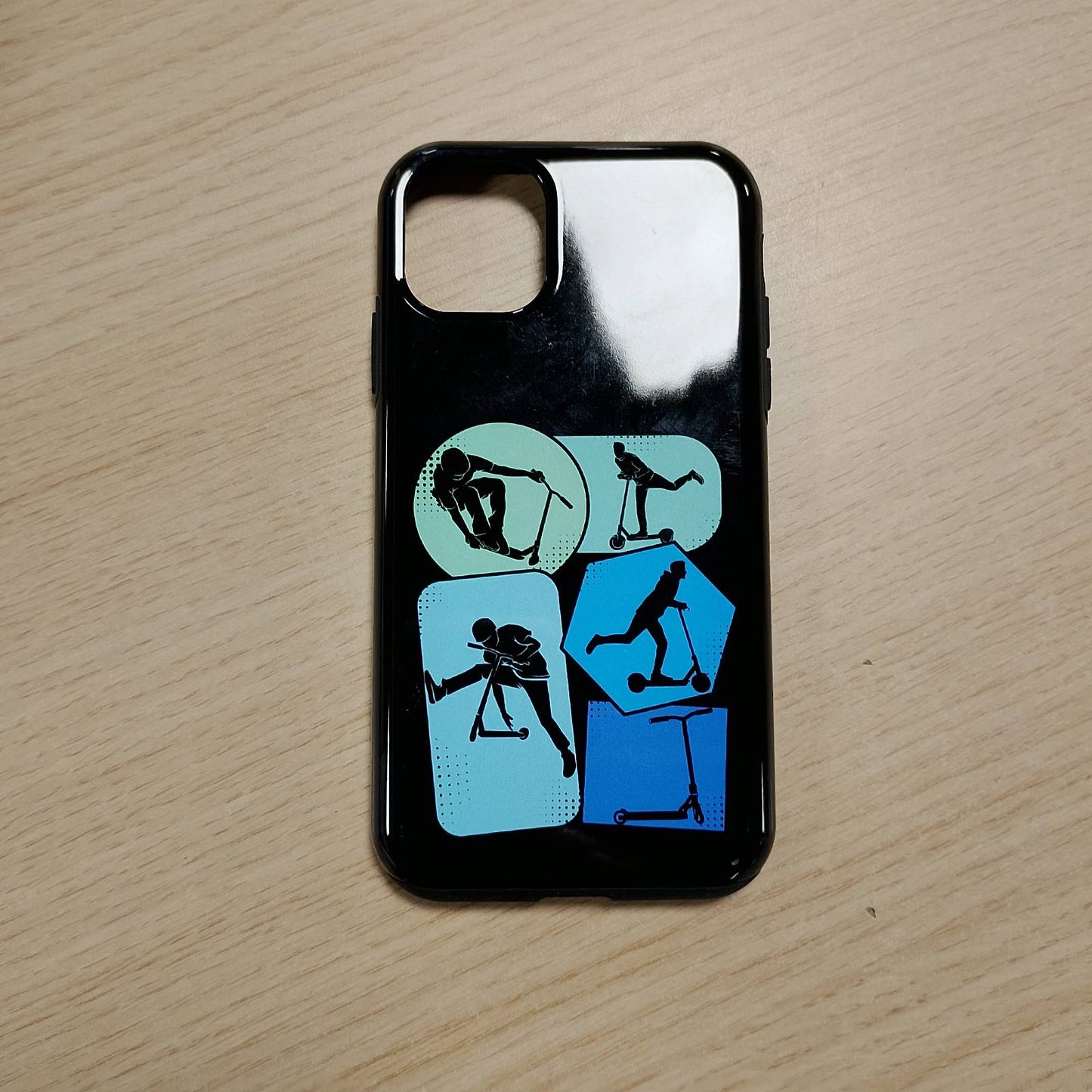 320254 - Mbështjellës skuteri për iPhone 11