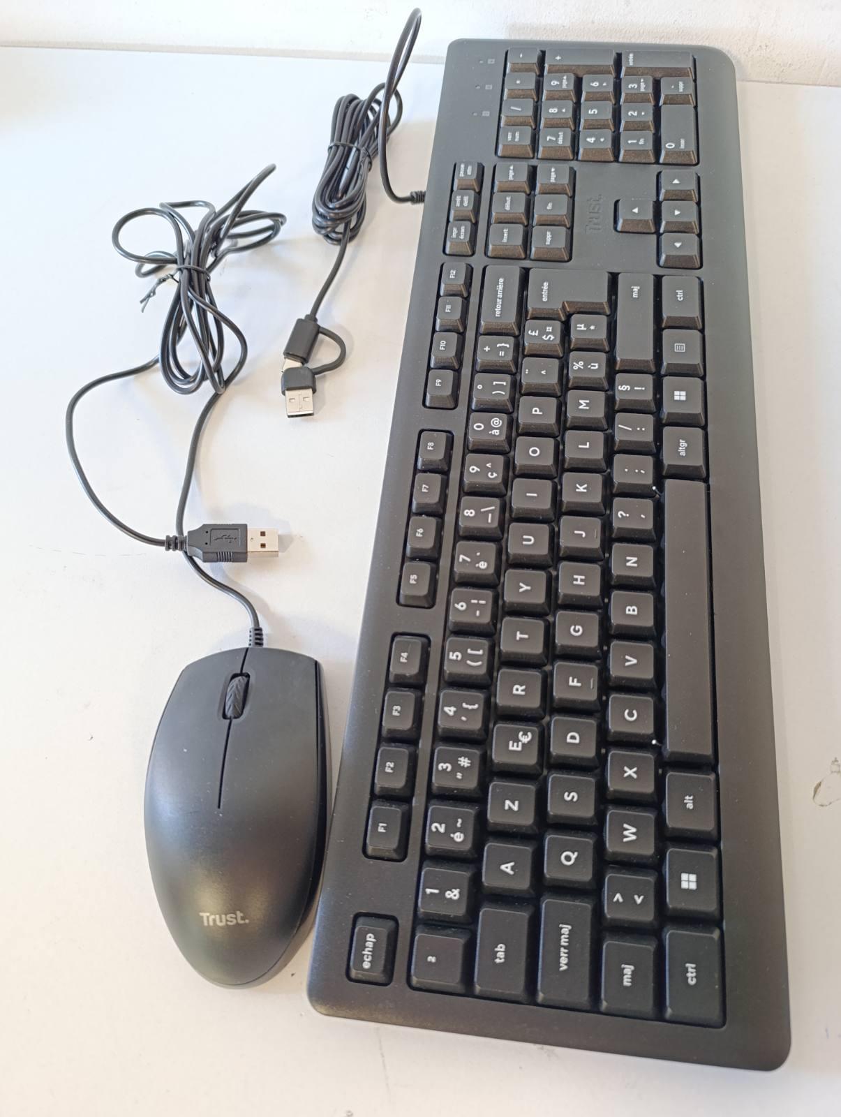 293956 - TRUST Taro Paketa e tastierës dhe mausit me tela, Tastierë franceze AZERTY, kabllo USB 1.8 m, e zezë