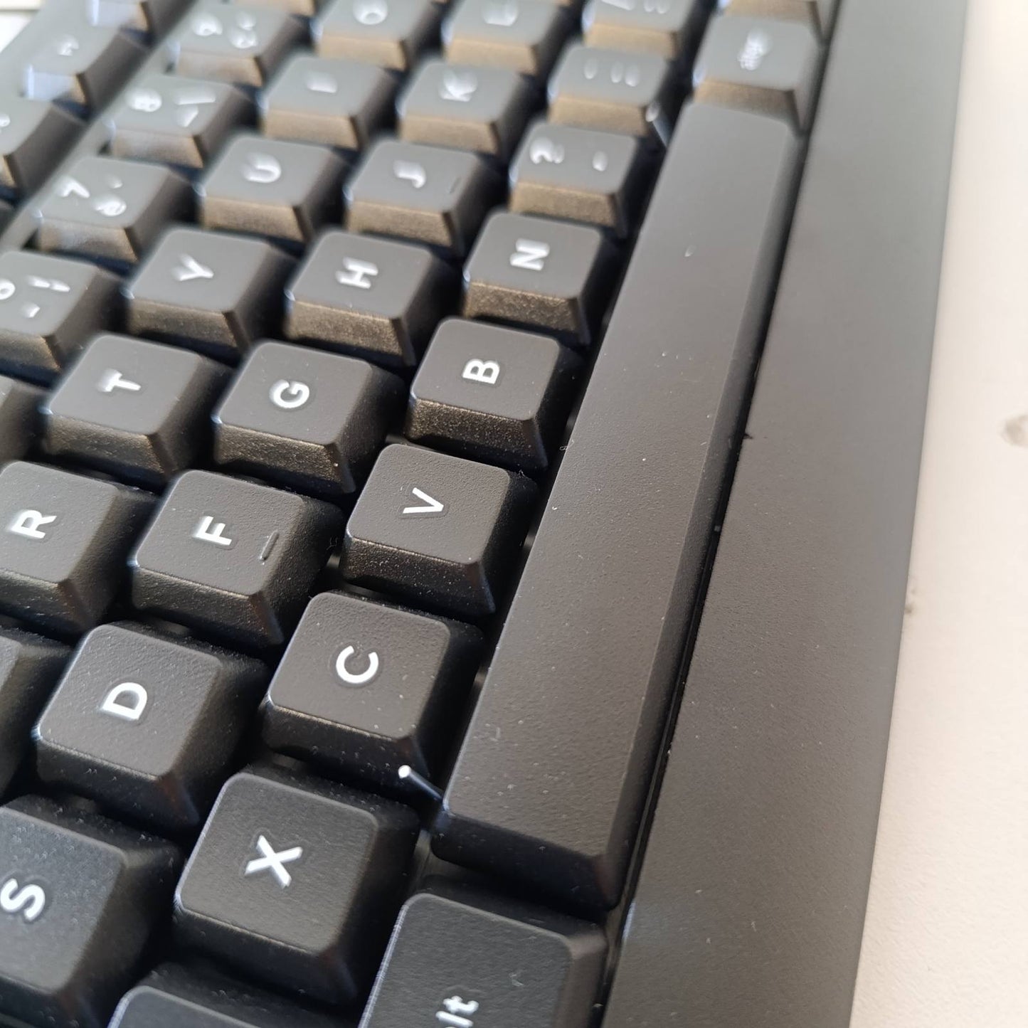 293956 - TRUST Taro Paketa e tastierës dhe mausit me tela, Tastierë franceze AZERTY, kabllo USB 1.8 m, e zezë