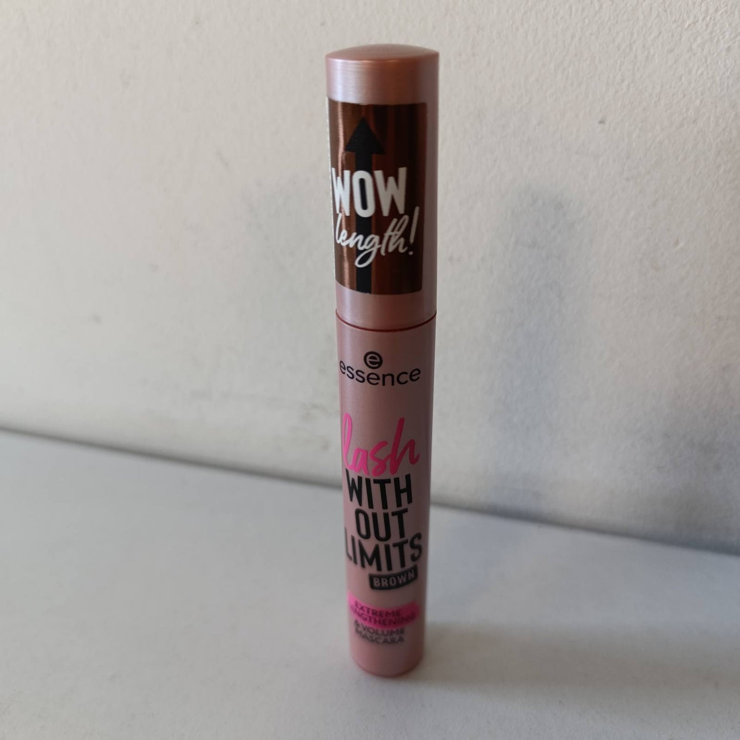 319065 - ESSENCE – Lap WITHOUT LIMITS BROWN, 13 ml, ekstrem zgjatës dhe voluminoz, jetëgjatë