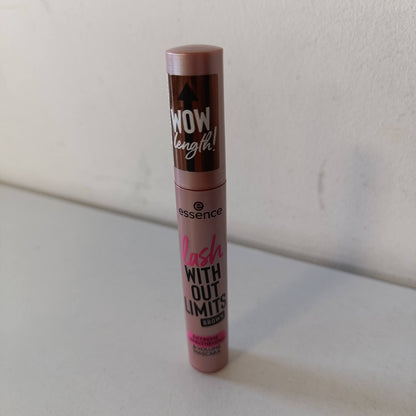 319066 - ESSENCE – Lap WITHOUT LIMITS BROWN, 13 ml, ekstrem zgjatës dhe voluminoz, jetëgjatë