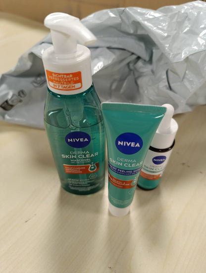 298384 - NIVEA Set Rutine Derma Skin Clear me Serum Rebalance & Clear, Serum Peeling Night & Xhel Pastrues, kujdes për fytyrën me acid salicilik dhe niacinamide