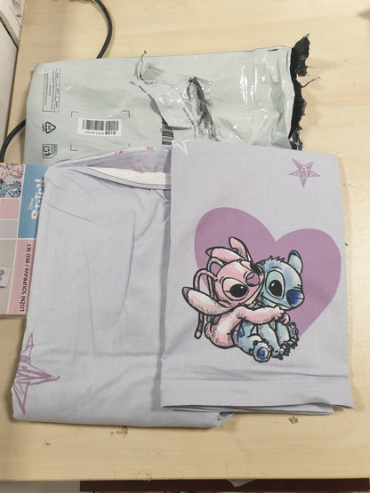 186035 - JERRY FABRICS Set Çarçafësh Të Kthyeshëm për Fëmijë Lilo and Stitch Baby Lilac, Me Mbulesë Jastëku dhe Jorgani 100x135cm, për Fëmijë të Vegjël