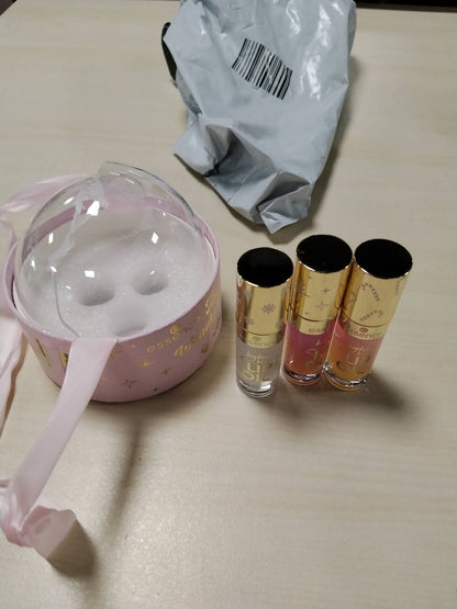 302386 - ESSENCE Set Hydra Kiss me 3 vajra buzësh 01 Wish for a Kiss, dizajn globi bore, edicion i kufizuar